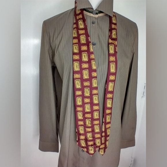 VINTAGE BURBERRYS OF LONDON SILK TIE - Picture 2 of 7